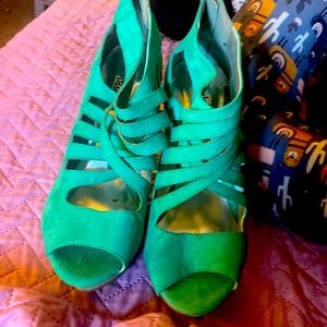Women’s green suede high heel shoes